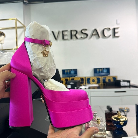 Versace Sandals Sz 8 Pink. Authentic Aevitas Medusa Crystal Ankle-Strap Platform - Picture 4 of 17